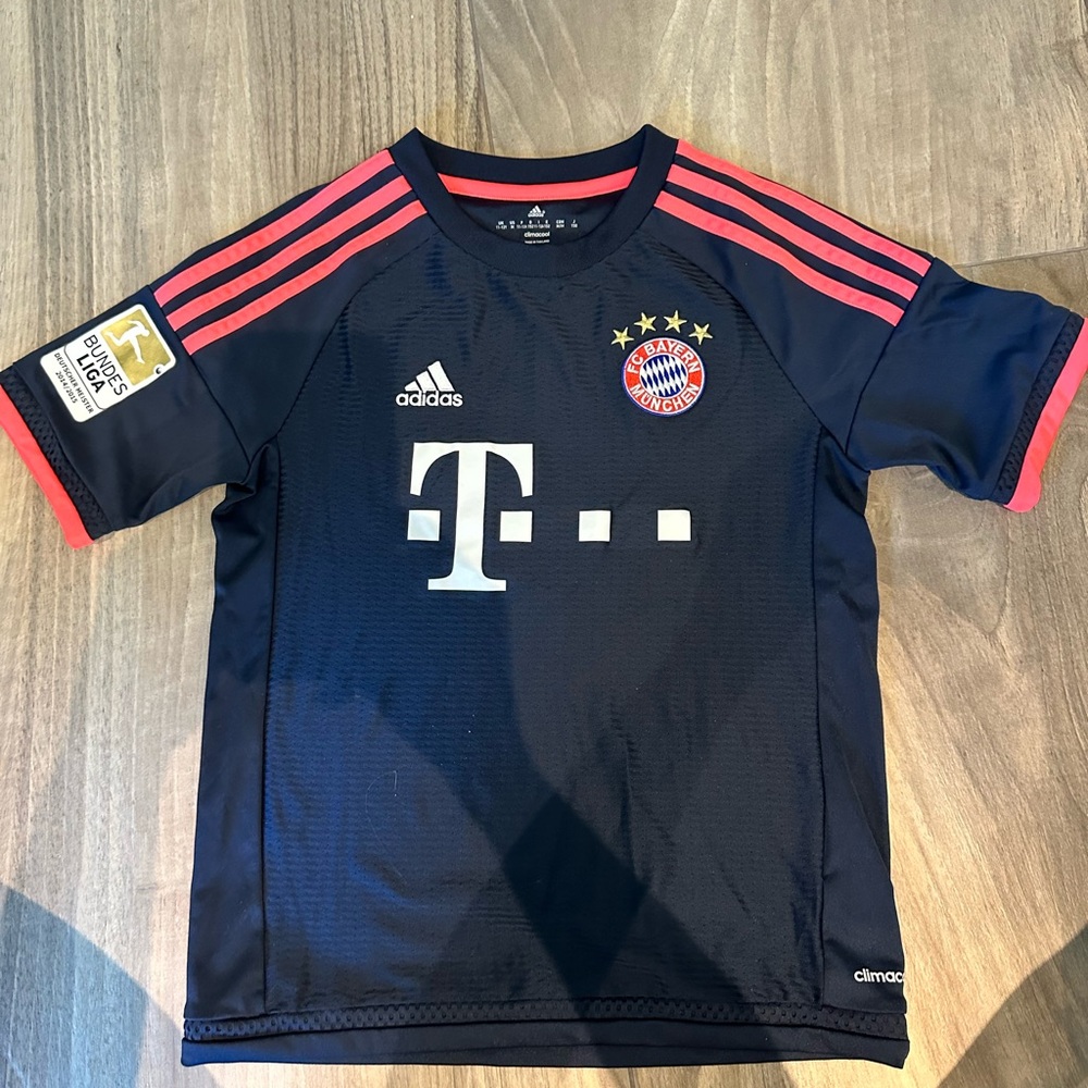 Adidas Kids Navy and Red Soccer Jersey Bayern Munich 11/12